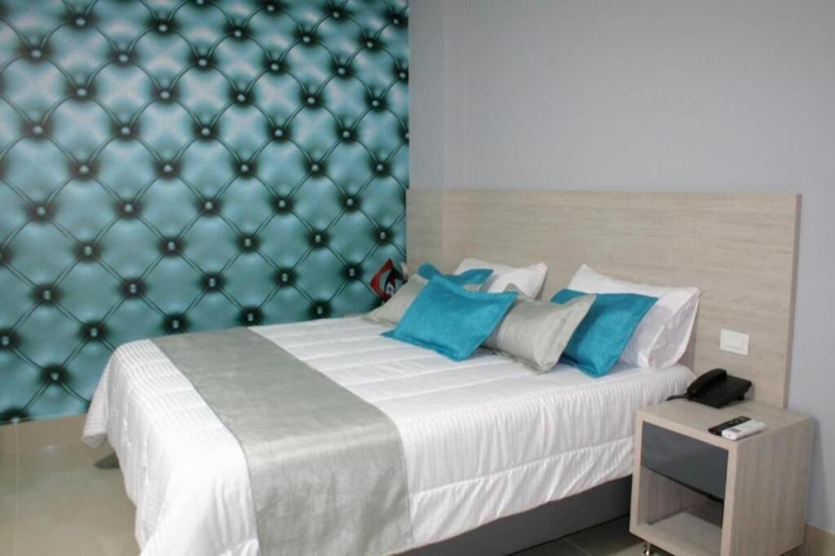 Hotel Lleras Express Медельин Экстерьер фото