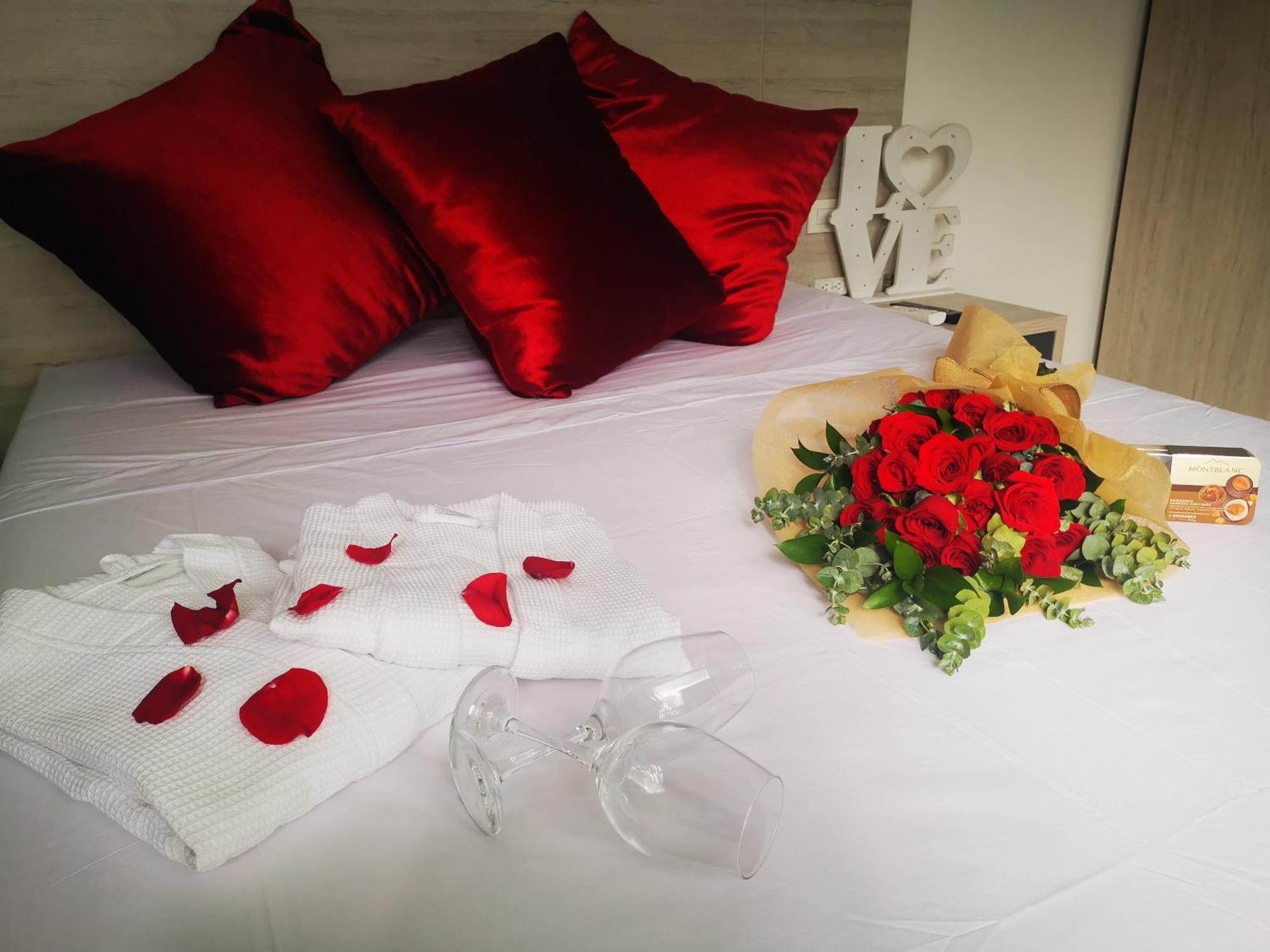 Hotel Lleras Express Медельин Экстерьер фото