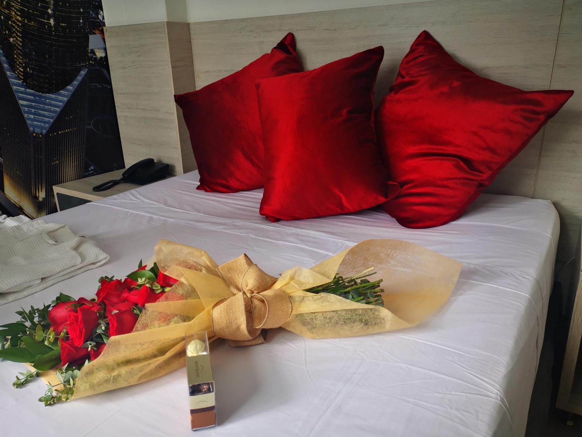 Hotel Lleras Express Медельин Экстерьер фото