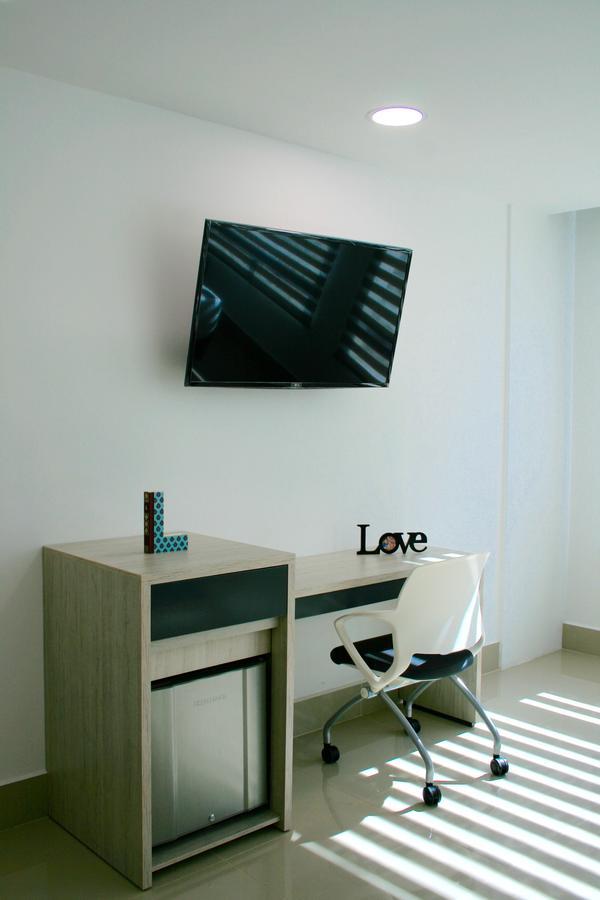 Hotel Lleras Express Медельин Экстерьер фото